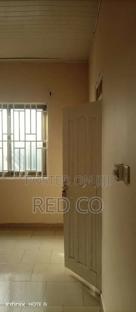 3bdrm House in School Junction for rent