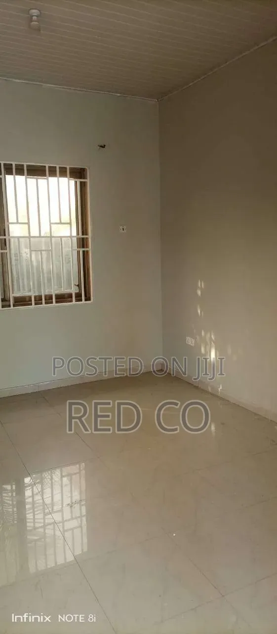 3bdrm House in School Junction for rent