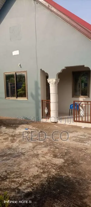 3bdrm House in School Junction for rent