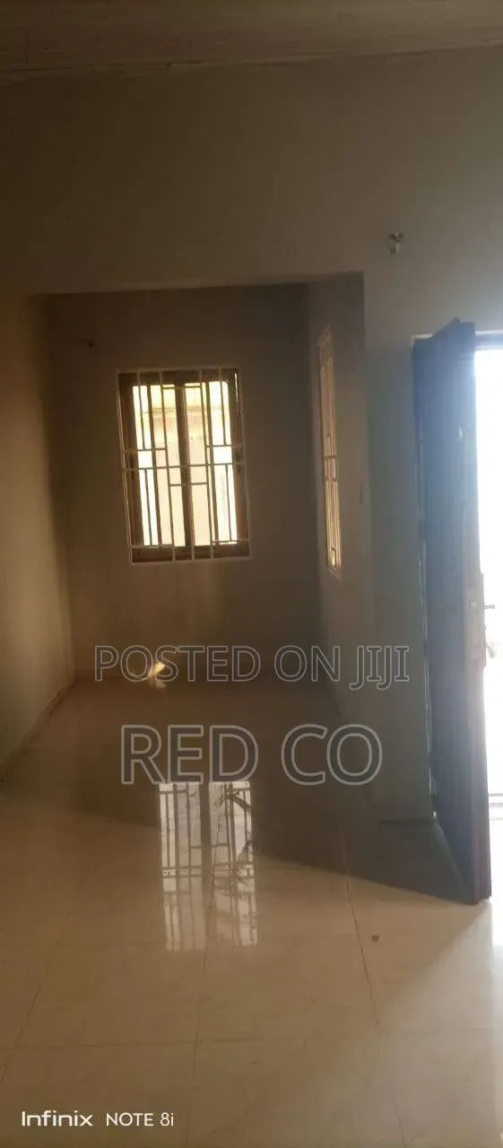 3bdrm House in School Junction for rent