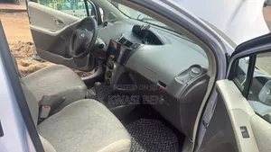Toyota Vitz 2010 Gray