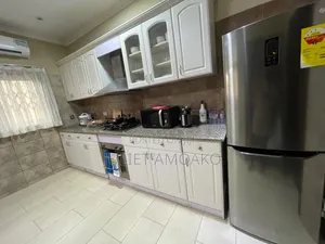 Furnished 4bdrm Apartment in Prisons for rent