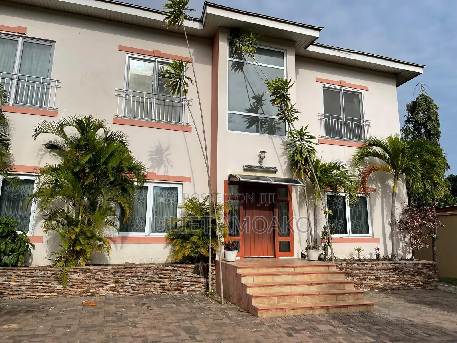Furnished 4bdrm Apartment in Prisons for rent