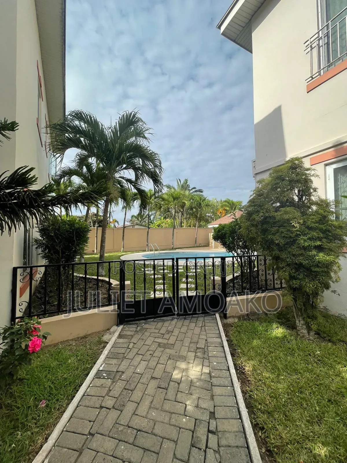 Furnished 4bdrm Apartment in Prisons for rent