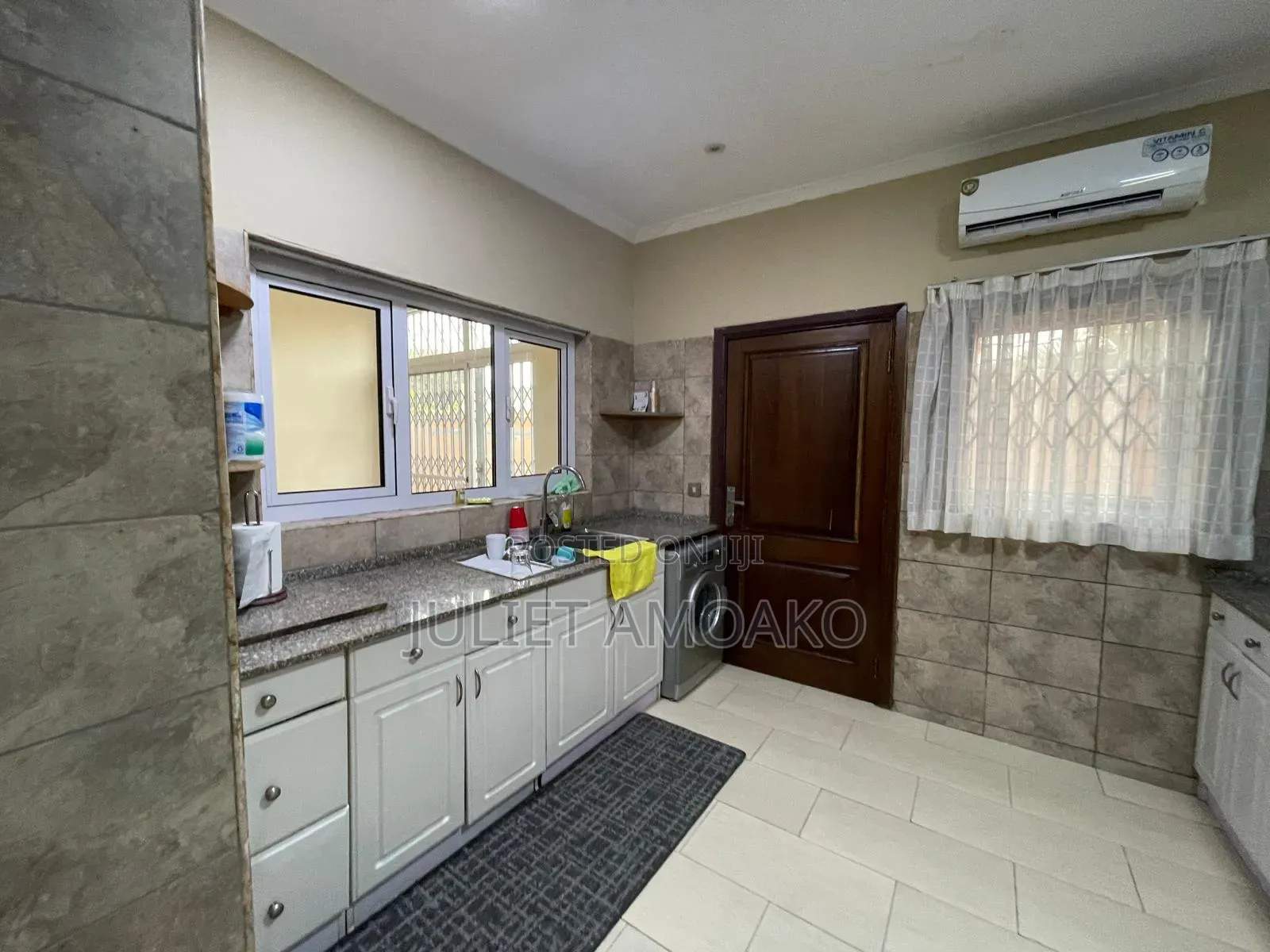Furnished 4bdrm Apartment in Prisons for rent