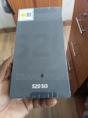 New Samsung Galaxy S20 128 GB Blue