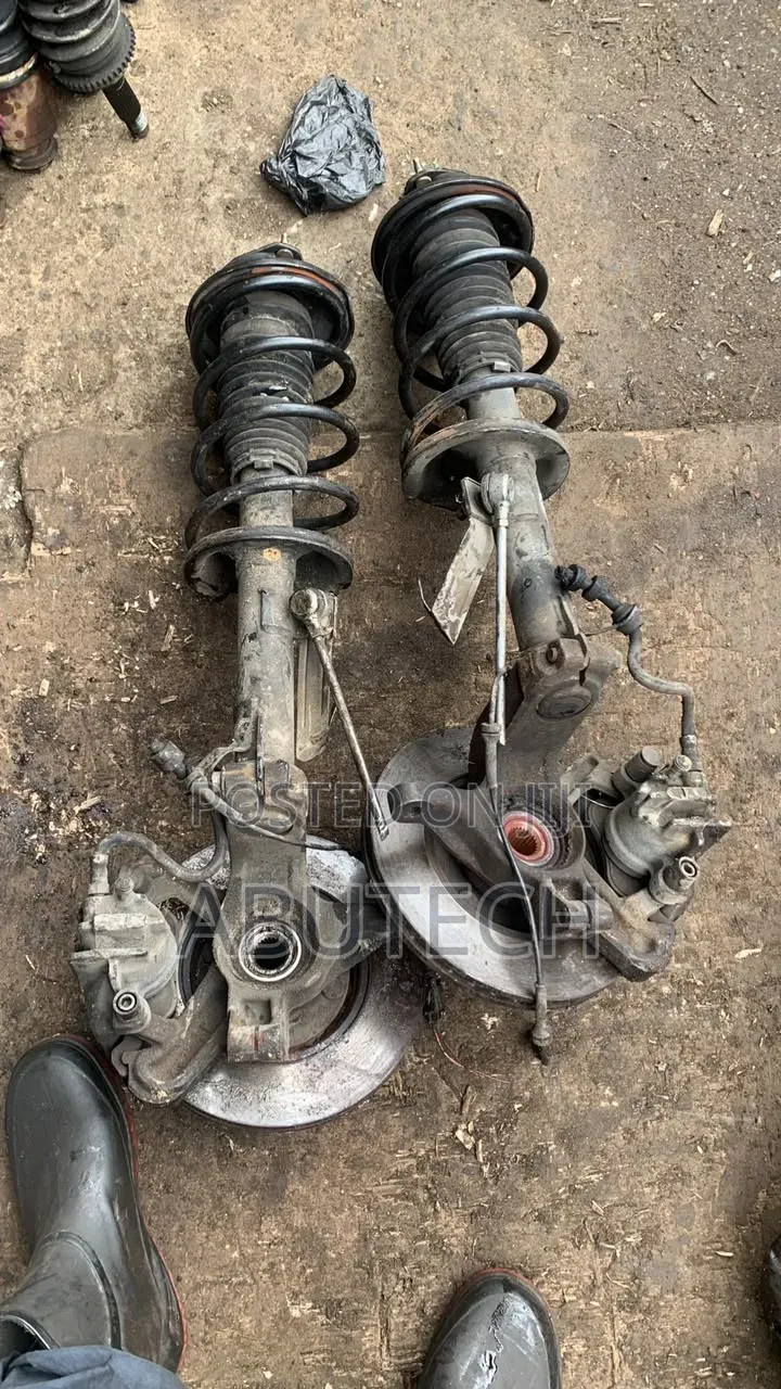 Front Shock and Hub Ford Focus 1999, 2000, 2001, 2002, 2005, 2007