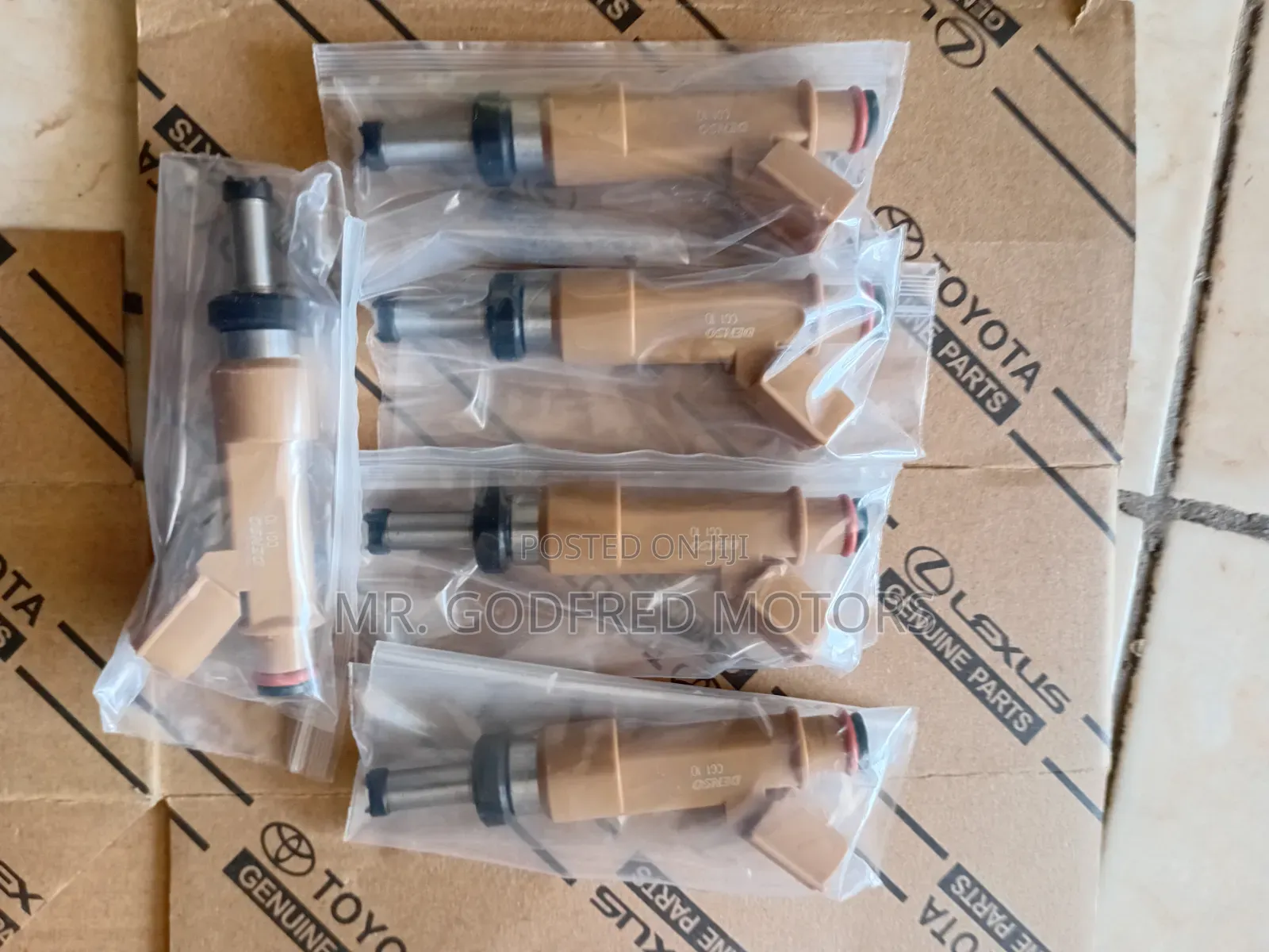 Toyota Corolla 2012-15 Fuel Injectors 4Set. Original.