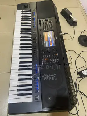 Yamaha PSR Sx700