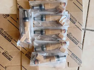 Toyota Matrix 2009-13 Fuel Injectors 4Set. Original