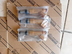 Toyota Matrix 2009-13 Fuel Injectors 4Set. Original