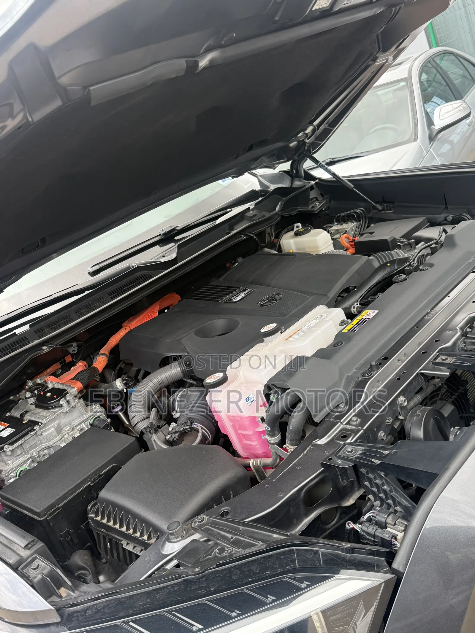 Toyota Sequoia Platinum 4WD 2023 Gray