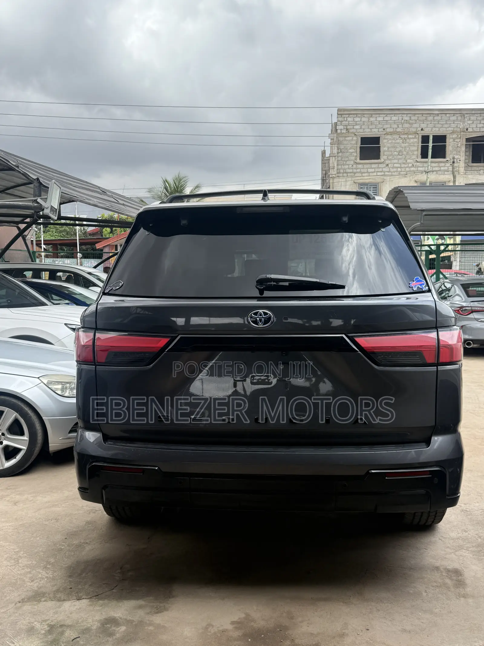 Toyota Sequoia Platinum 4WD 2023 Gray