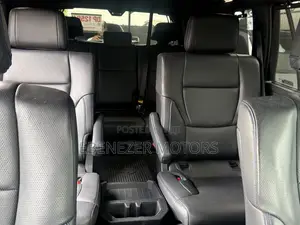 Toyota Sequoia Platinum 4WD 2023 Gray