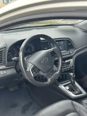Hyundai Avante 2016 Beige
