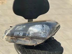 Left Headlight Vitz 2012