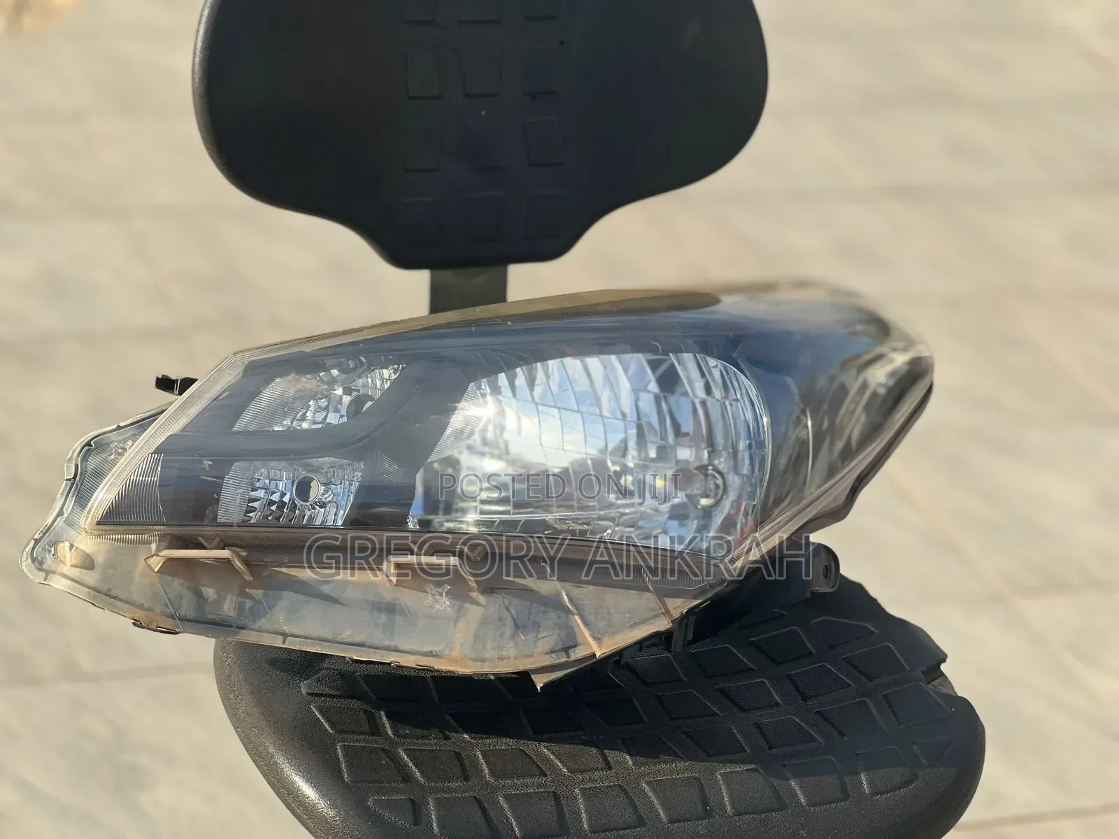 Left Headlight Vitz 2012