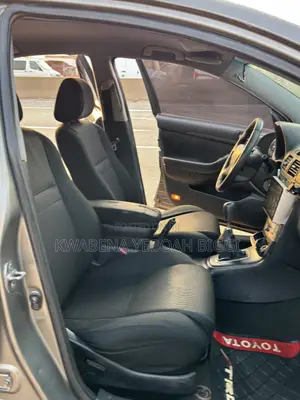 Toyota Avensis 2010 Matt Black