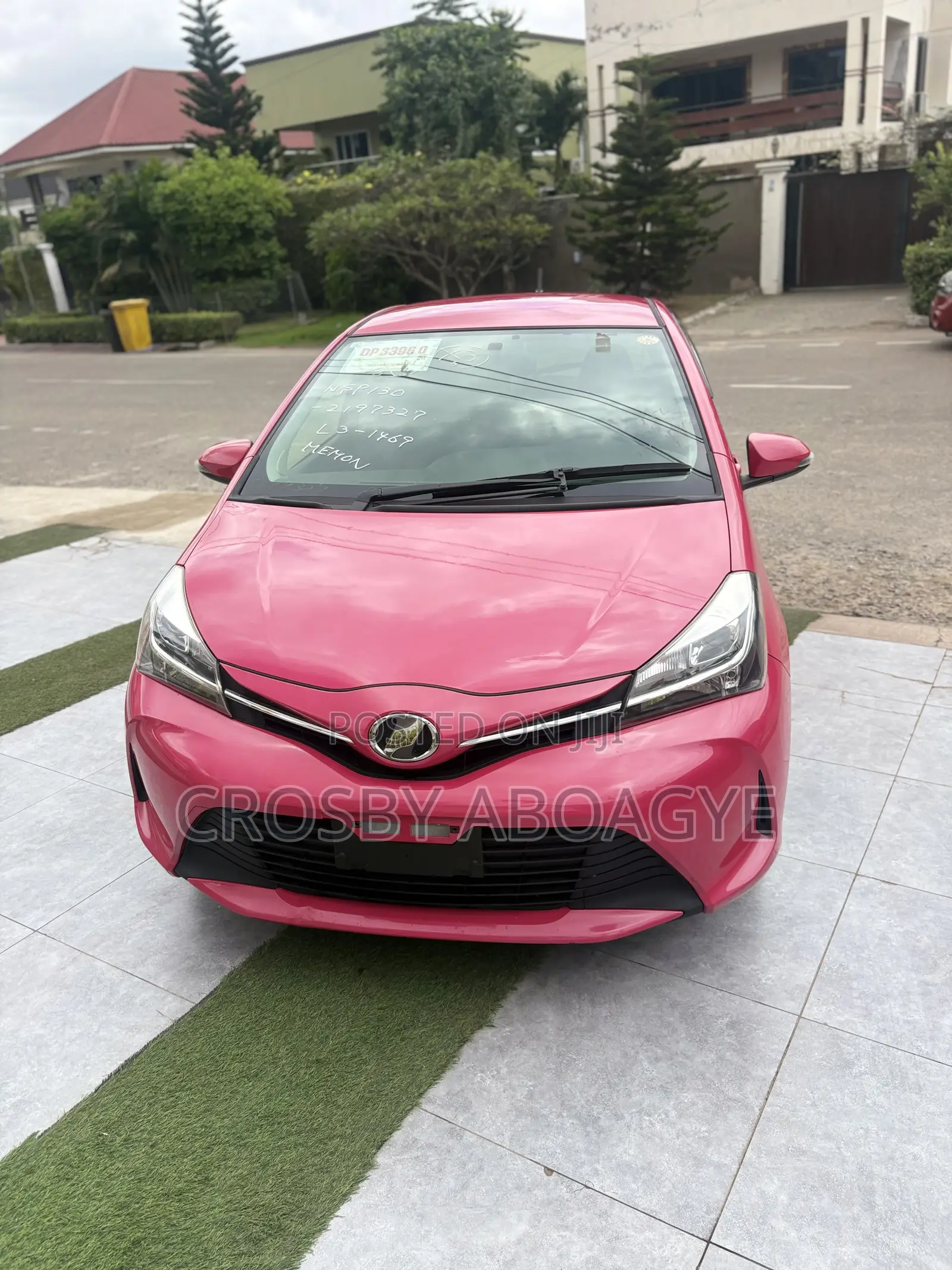 Toyota Vitz 1.3 FWD 5dr 2015 Pink