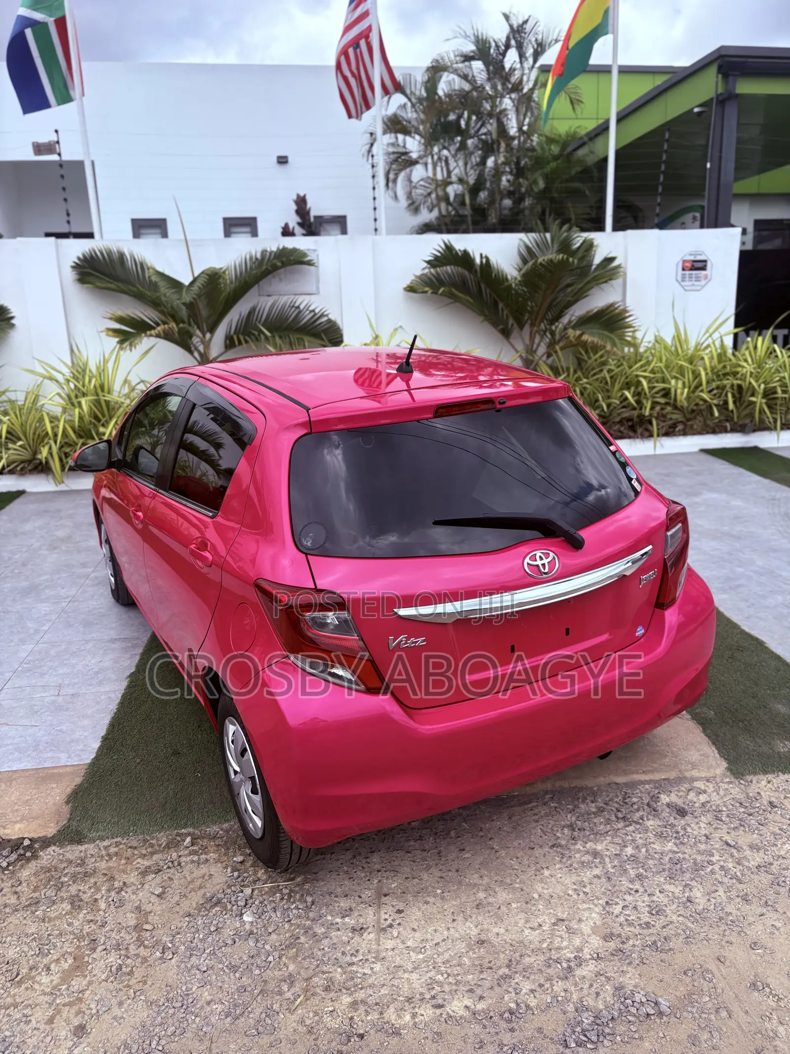 Toyota Vitz 1.3 FWD 5dr 2015 Pink