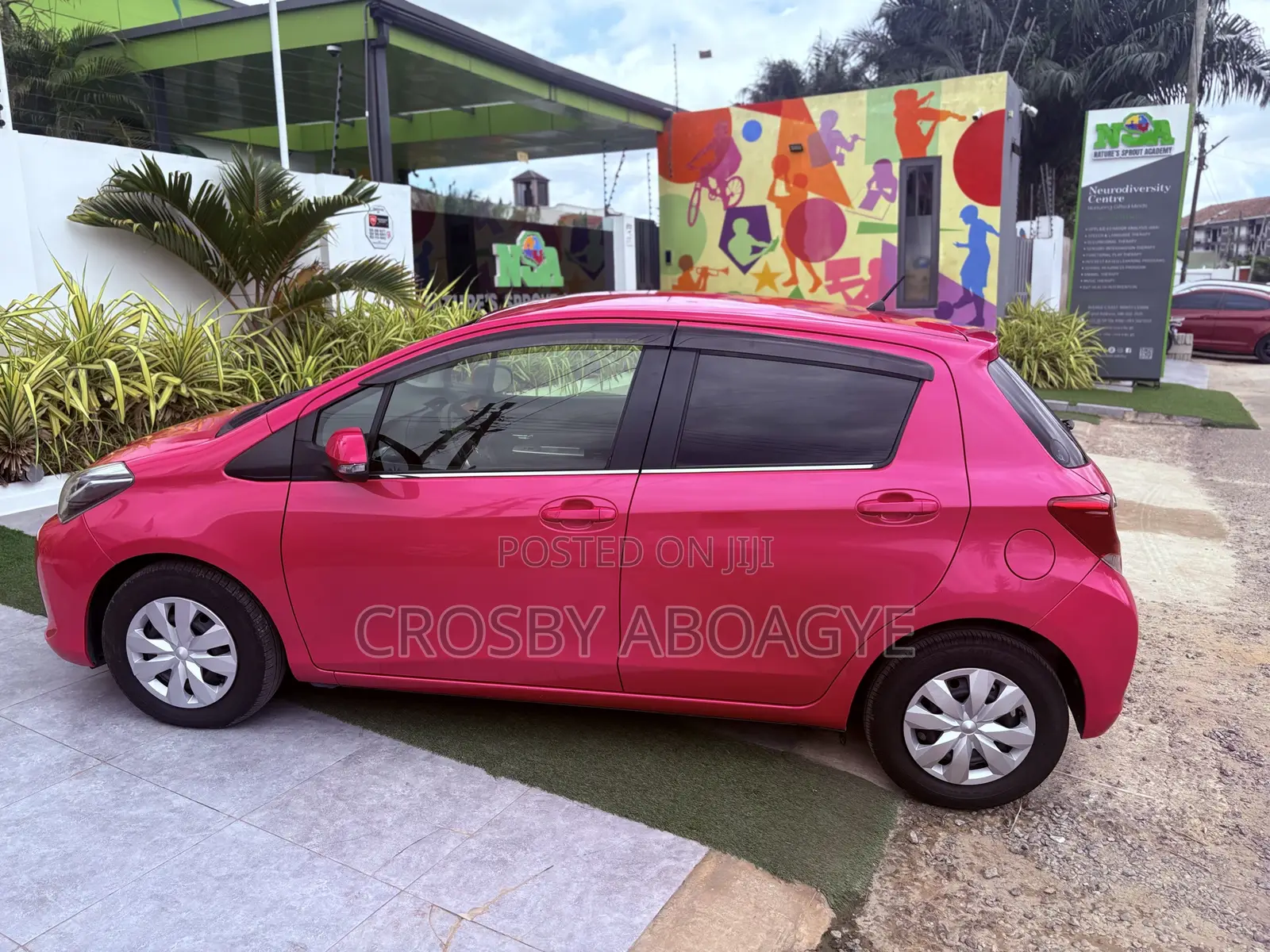 Toyota Vitz 1.3 FWD 5dr 2015 Pink