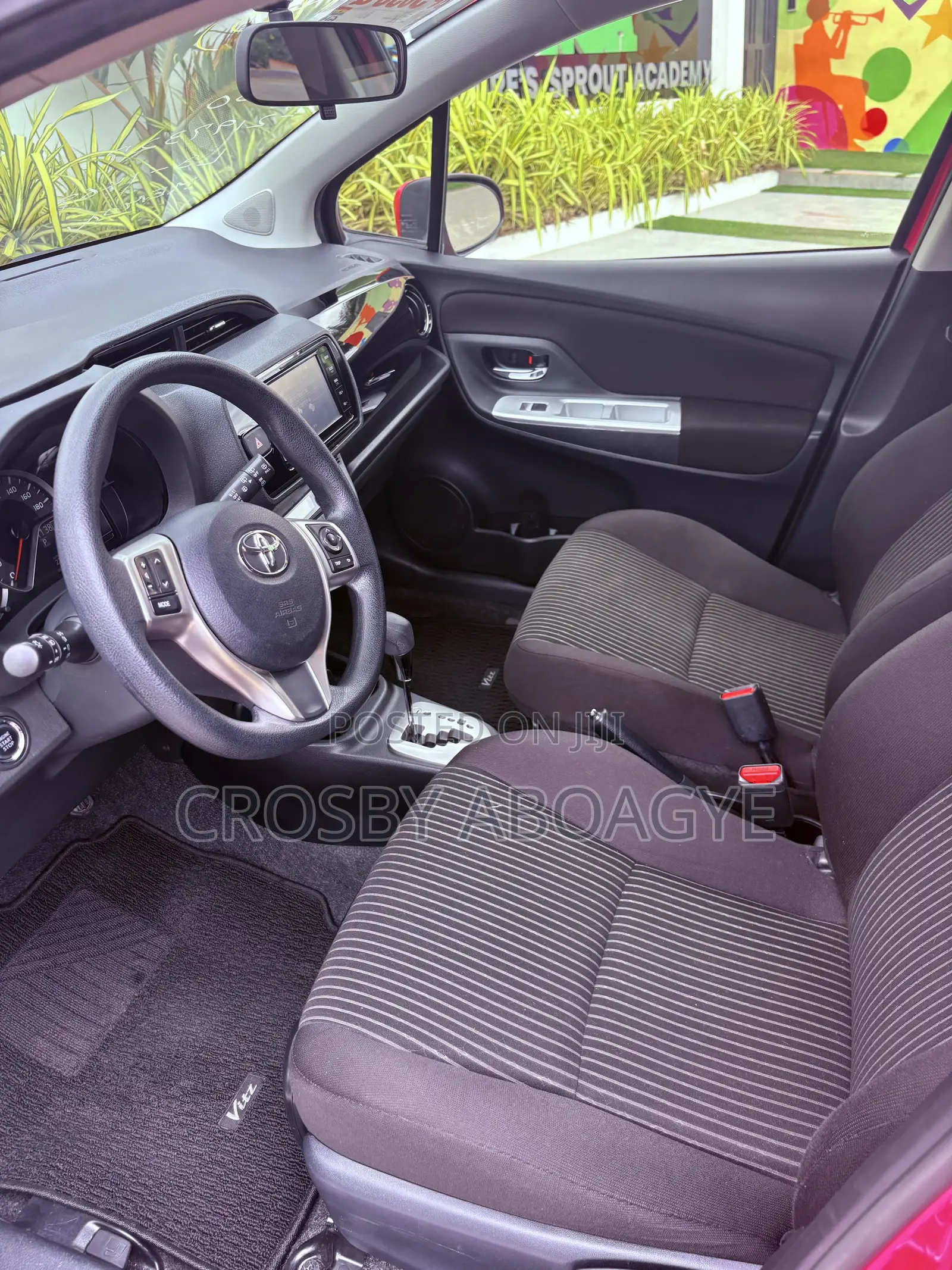 Toyota Vitz 1.3 FWD 5dr 2015 Pink