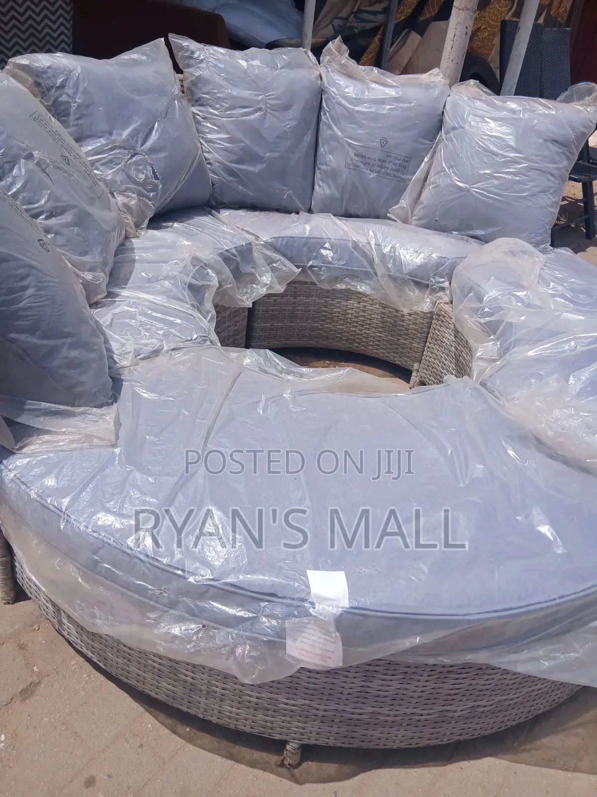 Round Garden Sofa Set