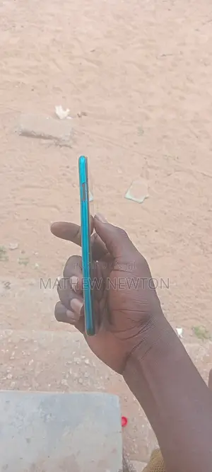 Infinix Hot 10 64 GB Blue