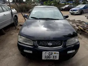 Nissan Sentra 2000 Black