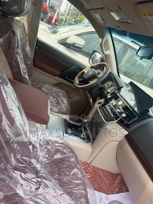 Toyota Land Cruiser 4.0 V6 GXR 2018 Black