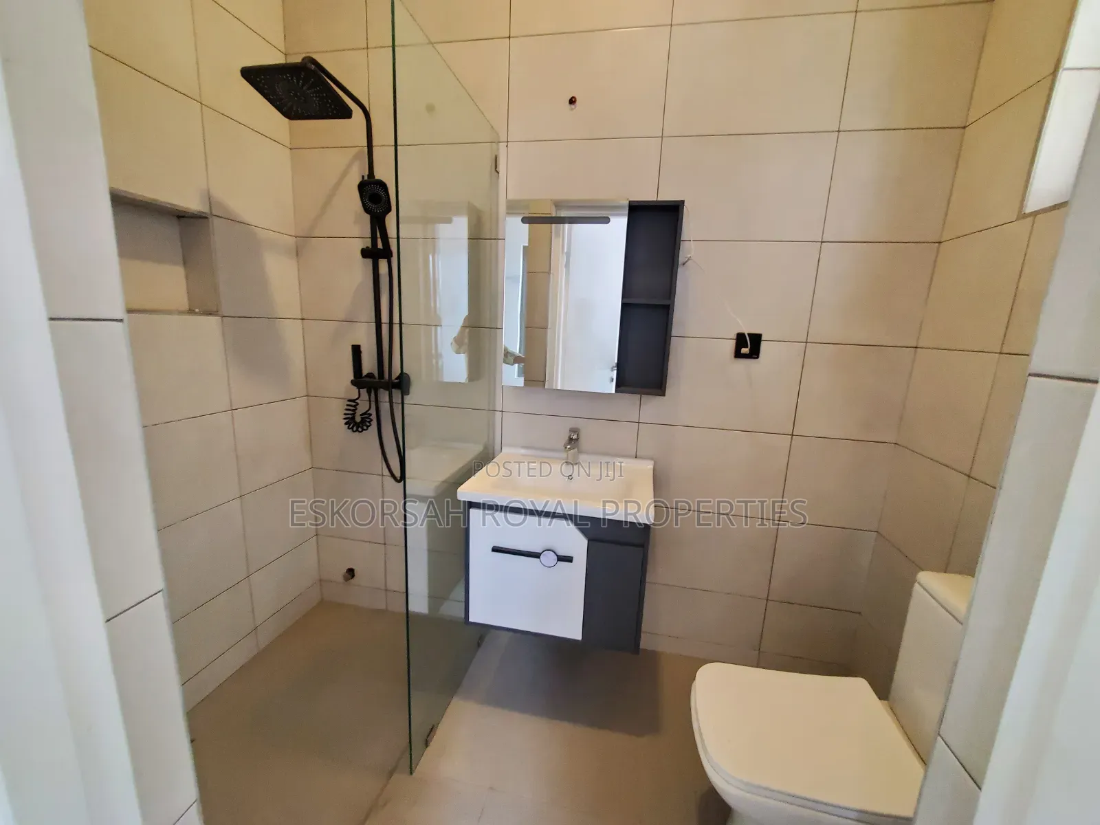 3bdrm Townhouse / Terrace in East Legon, Ability for rent