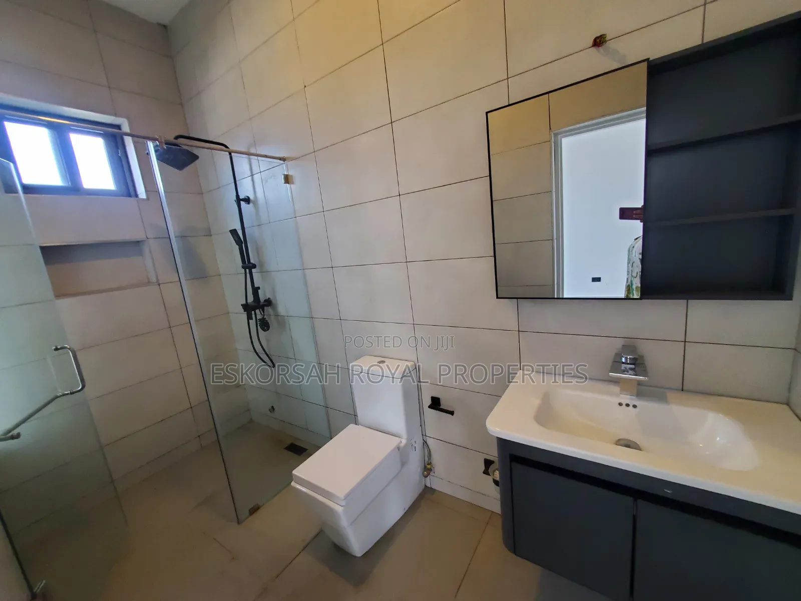 3bdrm Townhouse / Terrace in East Legon, Ability for rent
