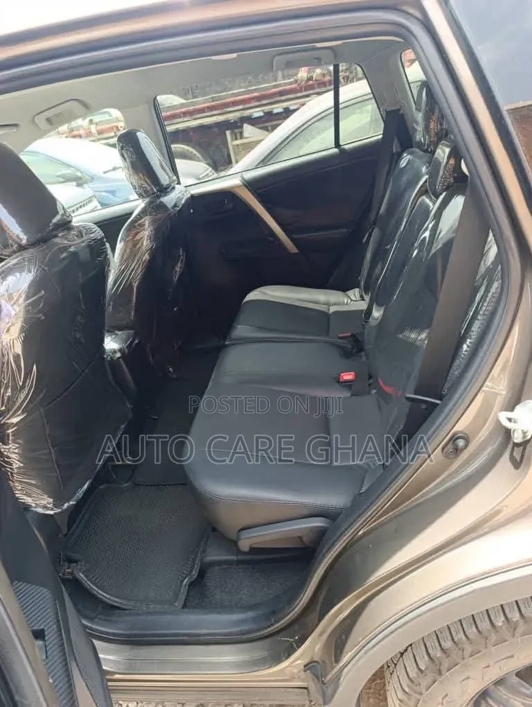 Toyota RAV4 LE 4dr SUV AWD (2.5L 4cyl 6A) 2015 Brown