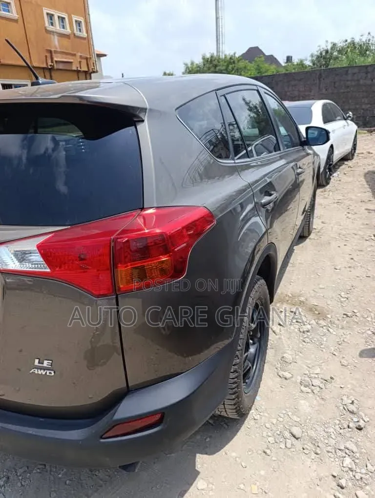 Toyota RAV4 LE 4dr SUV AWD (2.5L 4cyl 6A) 2015 Brown