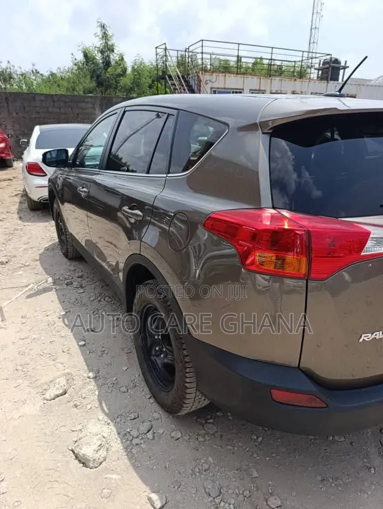 Toyota RAV4 LE 4dr SUV AWD (2.5L 4cyl 6A) 2015 Brown