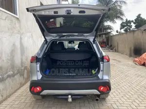Toyota Corolla Cross 2024 Silver