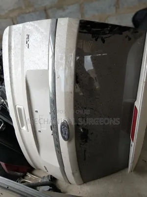 White Rear Tailgate for a 2011–2015 Ford Explorer XLT