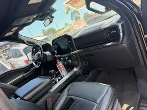 Ford F-150 LARIAT 2023 Black