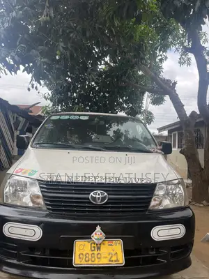 Toyota HiAce 2008 White