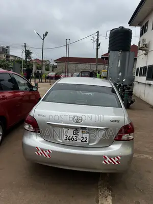 Toyota Yaris 2012 Silver