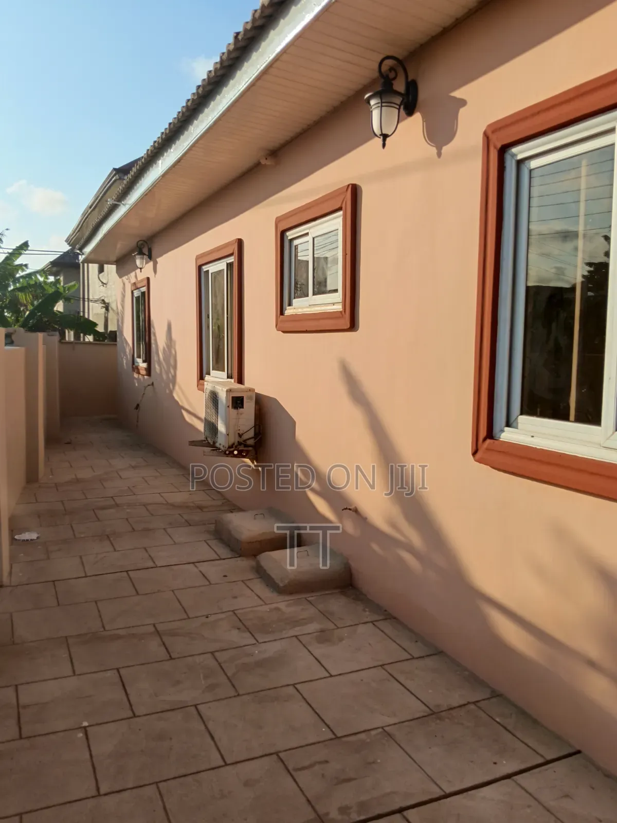 3bdrm House in Shell Sign Board, Coca Cola for rent