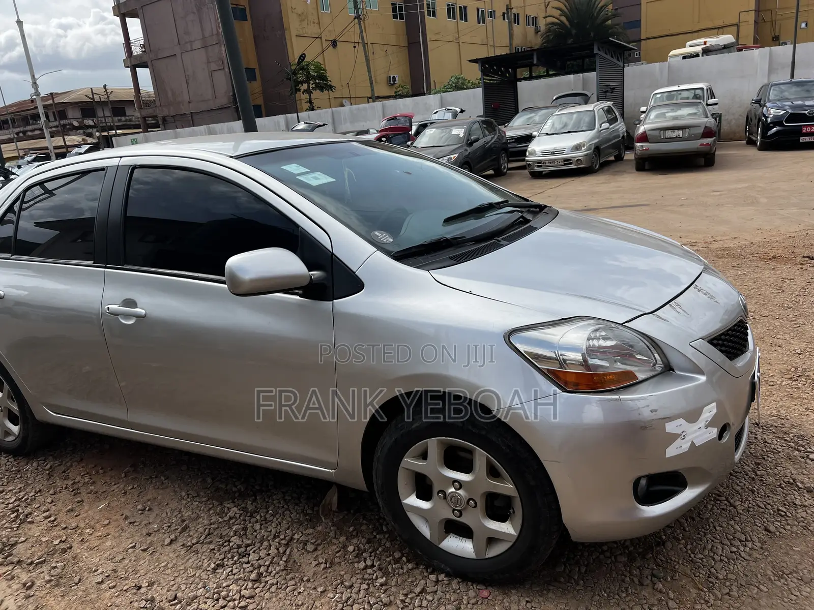 Toyota Yaris 2012 Silver