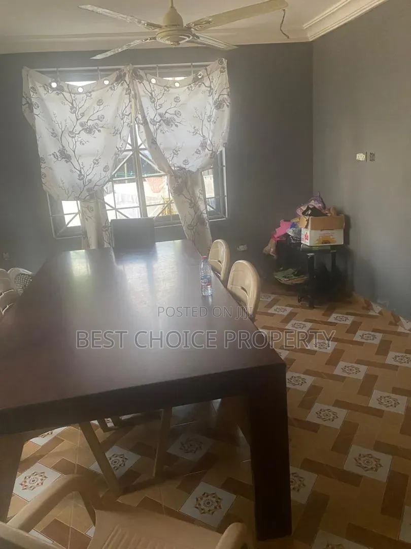 5bdrm House in East Amrahia, A&C Mall Area for sale