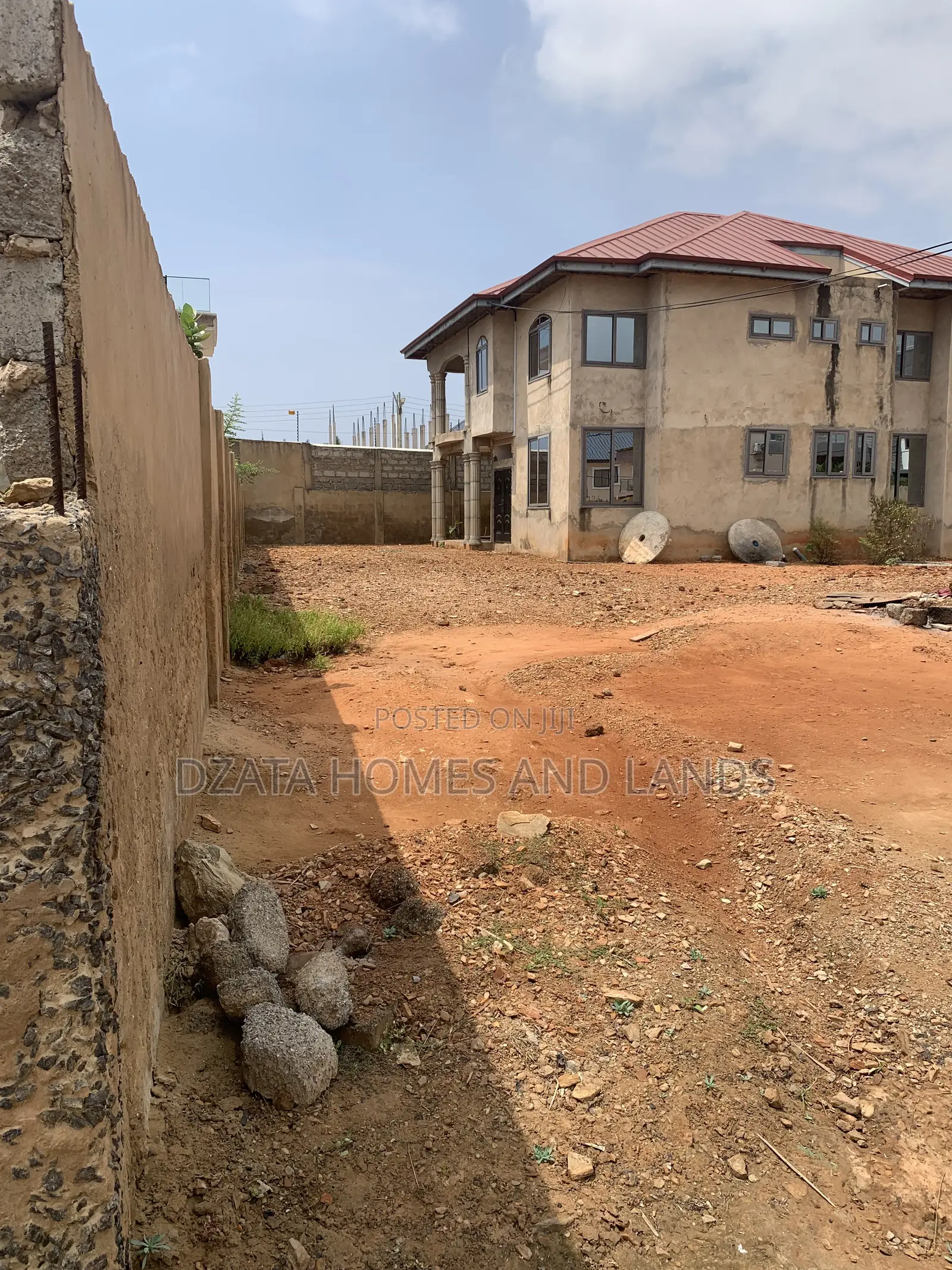 6bdrm Apartment in Hfc Estate, Spintex for sale