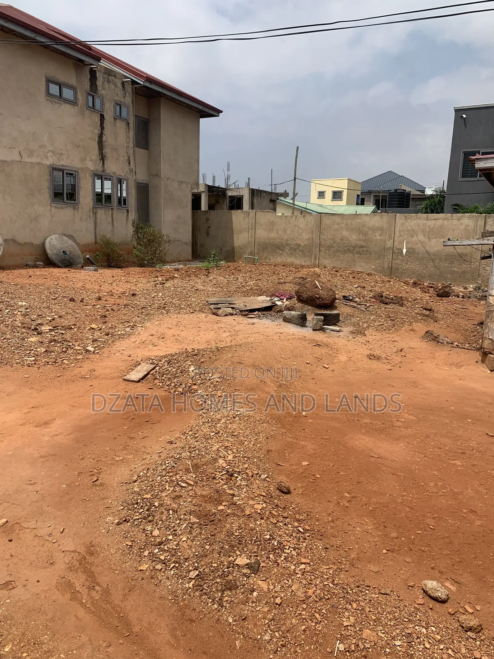 6bdrm Apartment in Hfc Estate, Spintex for sale