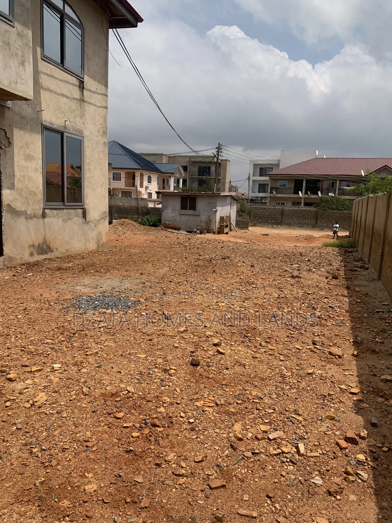 6bdrm Apartment in Hfc Estate, Spintex for sale
