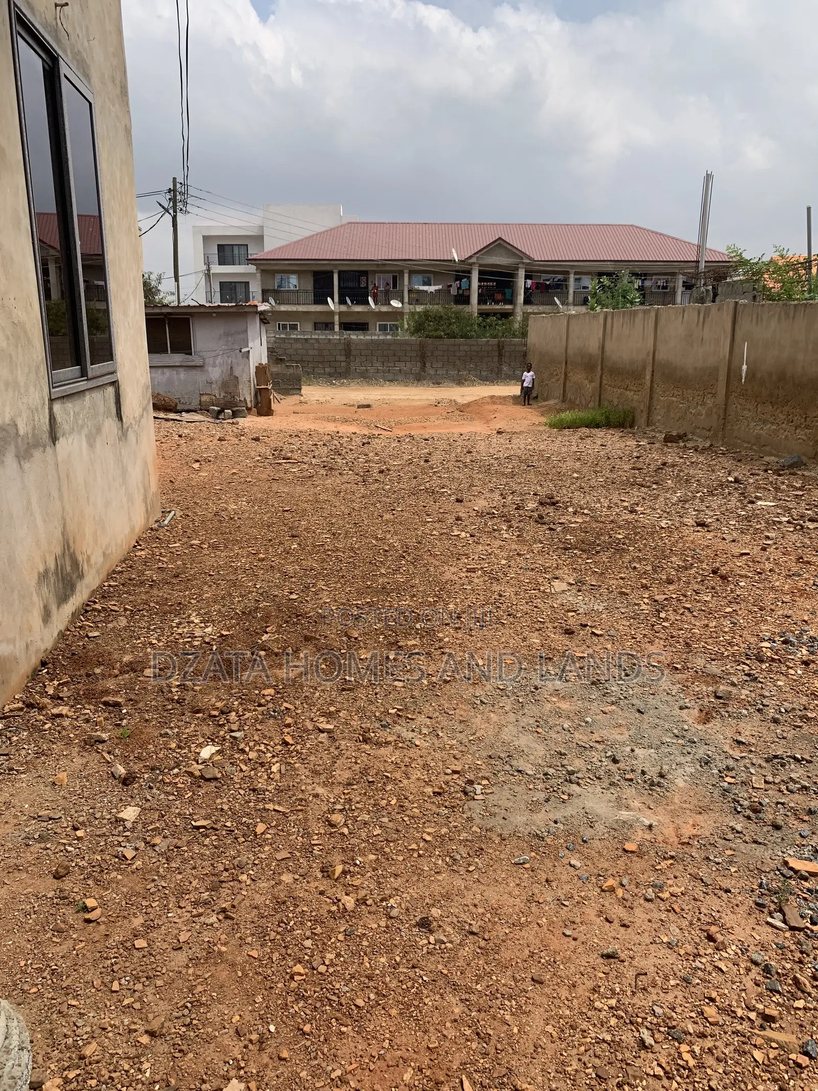 6bdrm Apartment in Hfc Estate, Spintex for sale