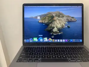 Laptop Apple MacBook Pro 2017 8GB Intel Core i5 SSHD (Hybrid) 512GB