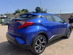 Toyota C-HR 2018 Blue
