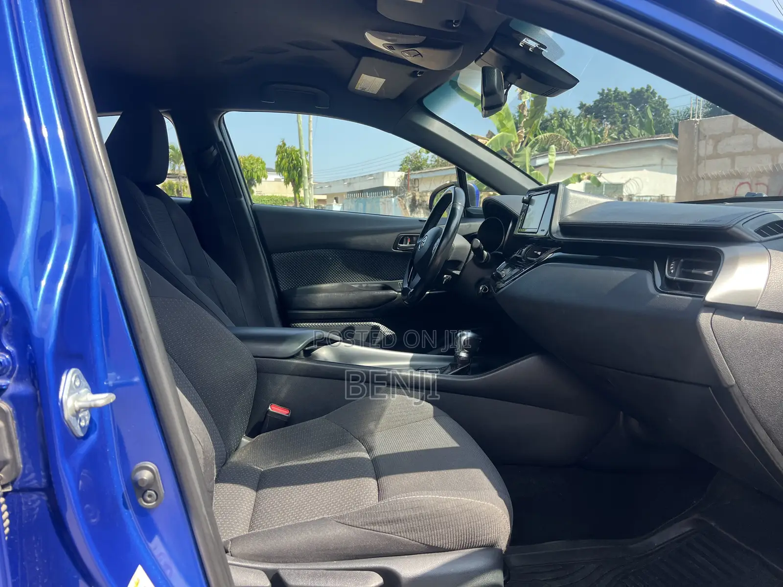 Toyota C-HR 2018 Blue